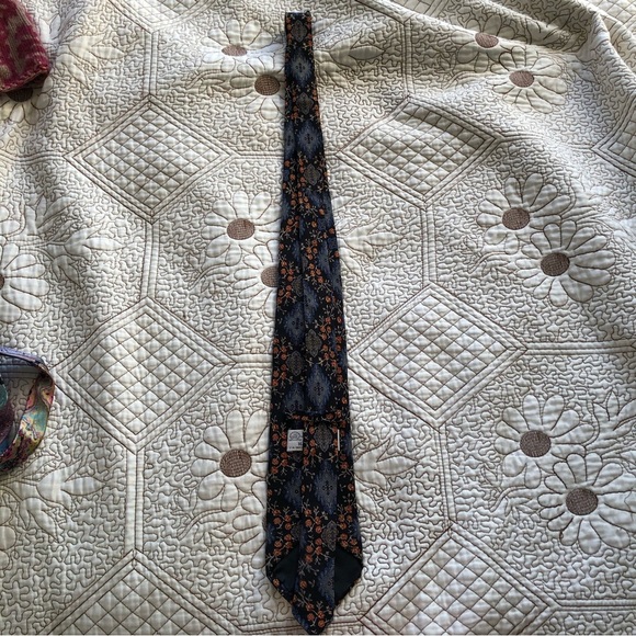 J.P. Tilford for Harry Rosen Silk Men’s tie - Picture 4 of 4